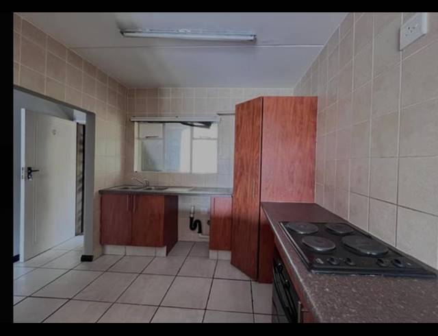 2 BEDROOM PROPERTY TO RENT IN RANDBURG CENTRAL